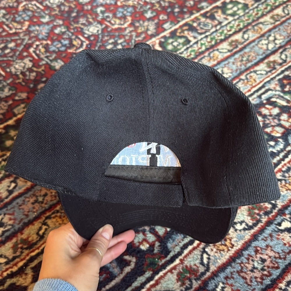 New York Yankees World Series 2009 Champions Black Velcro Adjustable Hat - Picture 3 of 6
